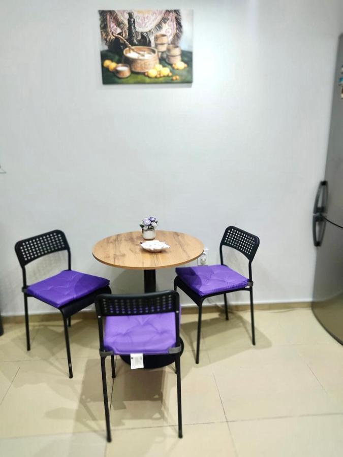 Like Home Hostel Na Timiryazeva Almaty Ngoại thất bức ảnh